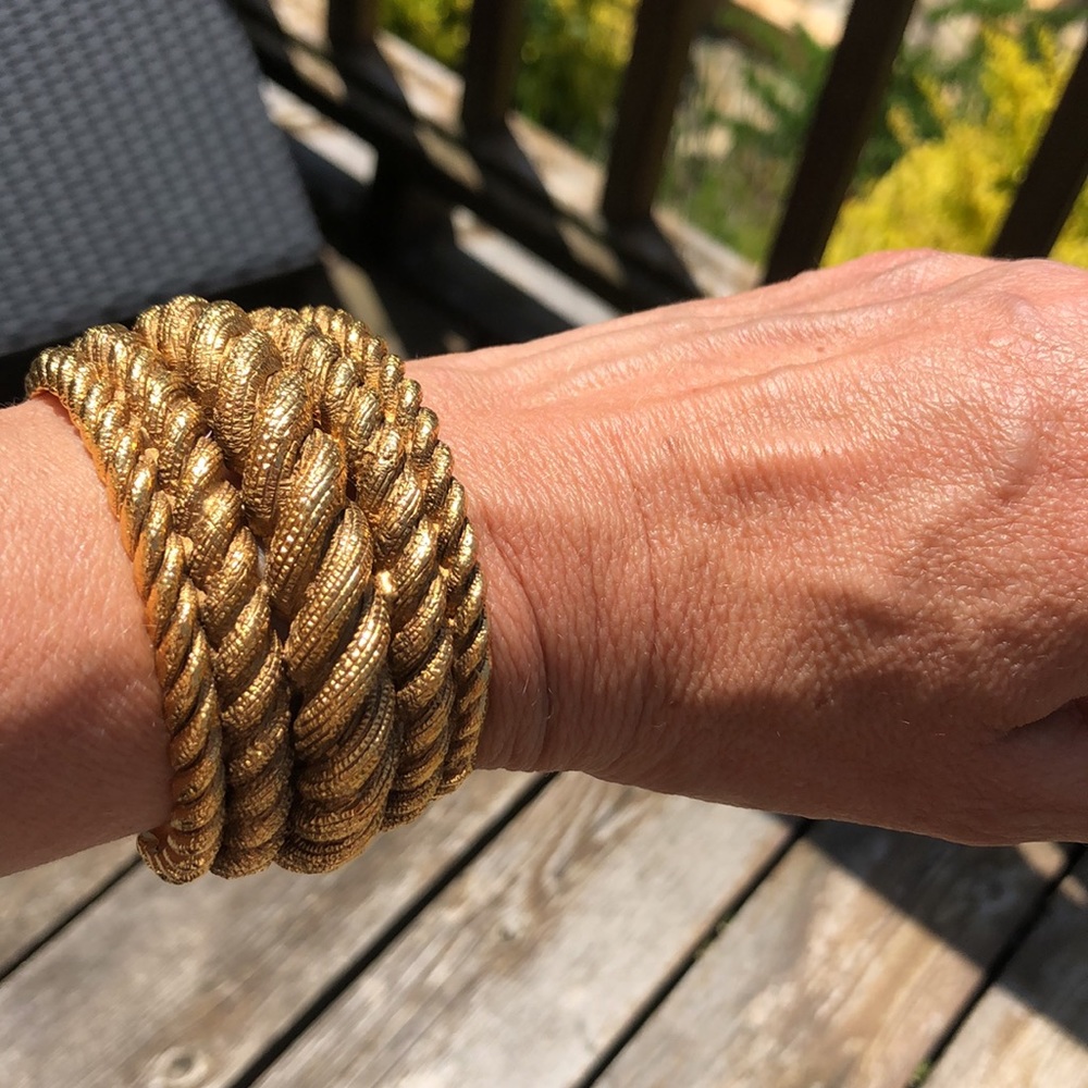 Chanel Authentic gold color twisted bracelet - Picture 7 of 13